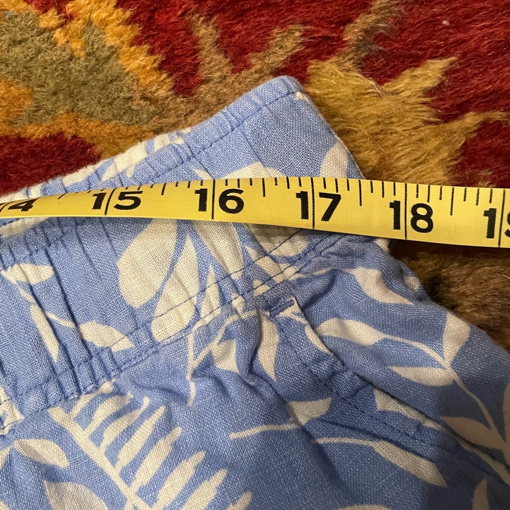 Joie Blue and White Cropped pants with Floral Print - Picture 3 of 6